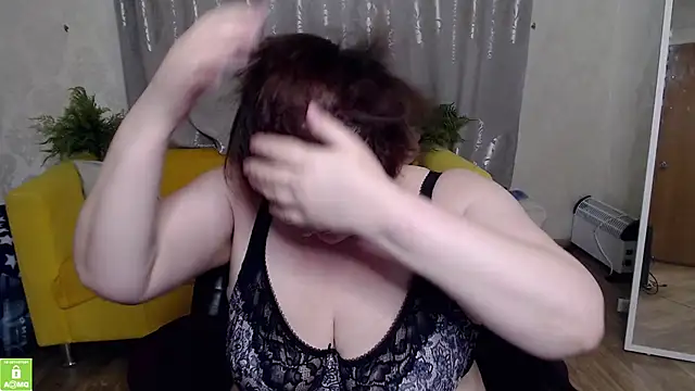 Snapshot of QUEEN02030 chatting on May 2026 01:16:02 PM QUEEN02030 online show from May 2026 01:16:02 PM