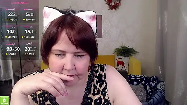 Snapshot of QUEEN02030 chatting on June 2026 06:34:01 AM QUEEN02030 online show from June 2026 06:34:01 AM