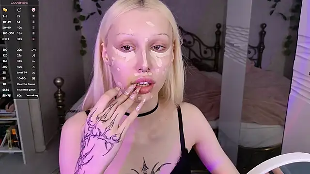 Snapshot of ghost_girly chatting on June 2026 06:38:02 AM ghost girly online show from June 2026 06:38:02 AM