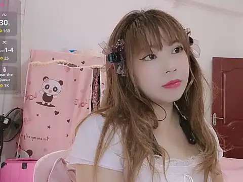 Snapshot of H-Maya chatting on April 2026 01:10:01 AM H-Maya online show from April 2026 01:10:01 AM