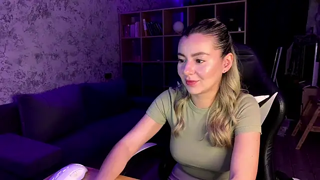 SandyKiss  online show from May 2026 06:38:02 PM