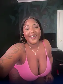Snapshot of VERALONGG chatting on April 2026 01:27:02 PM VERALONGG online show from April 2026 01:27:02 PM