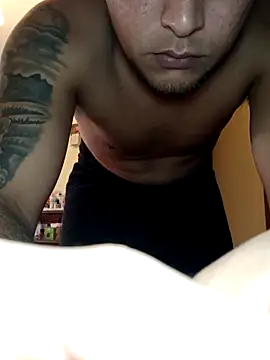 maicolvalejo4444 online show from April 2026 06:09:01 PM