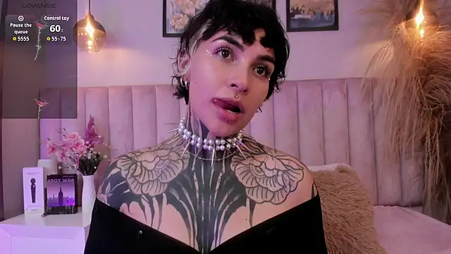 Snapshot of Luana_fiore chatting on April 2026 12:24:01 PM Luana fiore online show from April 2026 12:24:01 PM