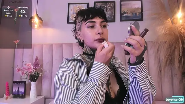 Snapshot of Luana_fiore chatting on April 2026 12:21:01 PM Luana fiore online show from April 2026 12:21:01 PM