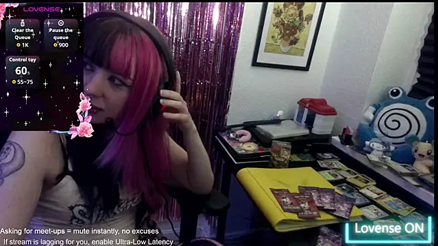 Snapshot of CutieTracer chatting on May 2026 08:14:01 PM CutieTracer online show from May 2026 08:14:01 PM