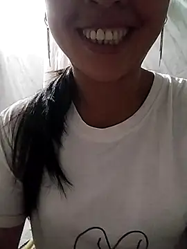 Snapshot of Lisa-aa chatting on April 2026 02:40:02 PM Lisa-aa online show from April 2026 02:40:02 PM