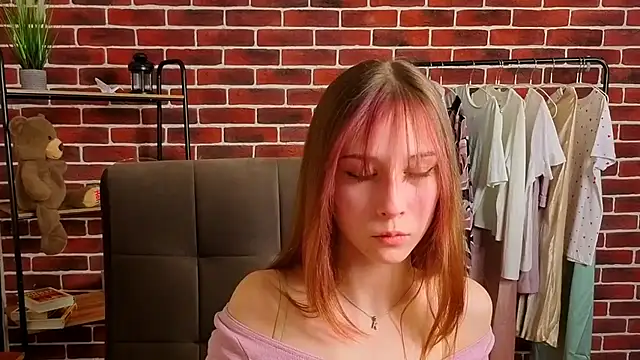 JudyyCarroll online show from April 2026 02:00:02 PM