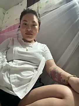 Snapshot of Lina-Naughty chatting on May 2026 03:57:01 AM Lina-Naughty online show from May 2026 03:57:01 AM