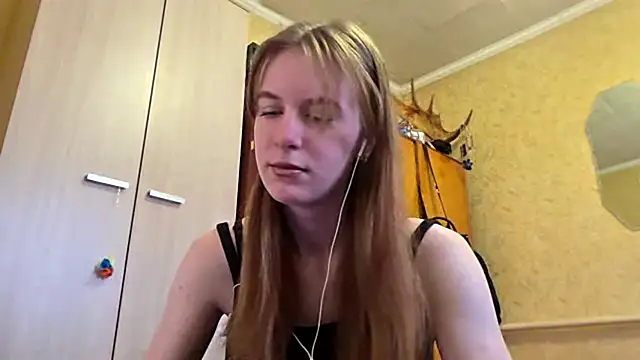 Snapshot of DonnaKuc chatting on April 2026 06:16:02 AM DonnaKuc online show from April 2026 06:16:02 AM