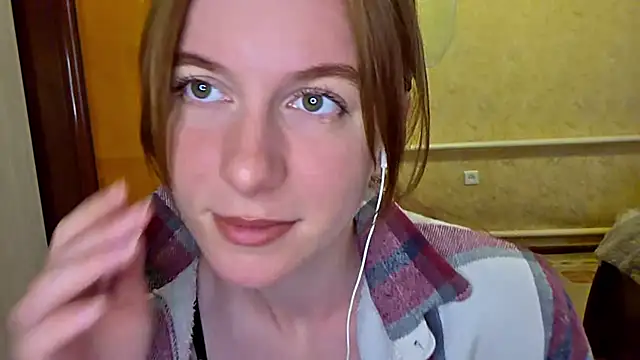Snapshot of DonnaKuc chatting on May 2026 06:07:01 AM DonnaKuc online show from May 2026 06:07:01 AM