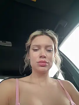 Girl-Mia online show from May 2026 05:03:01 AM
