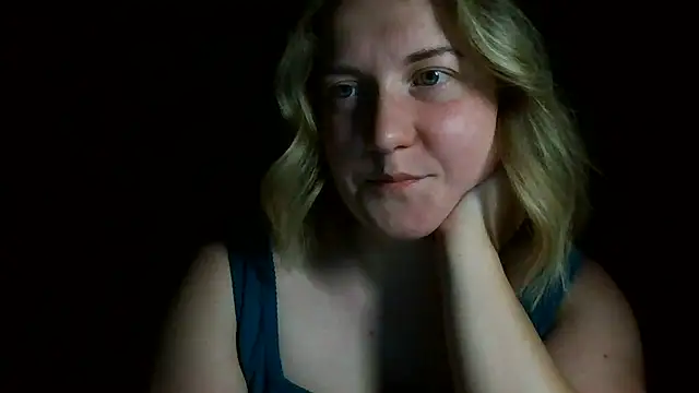 Snapshot of TinaKittyX chatting on May 2026 08:29:01 PM TinaKittyX online show from May 2026 08:29:01 PM