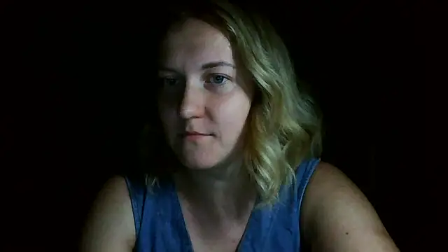 Snapshot of TinaKittyX chatting on June 2026 08:51:01 PM TinaKittyX online show from June 2026 08:51:01 PM