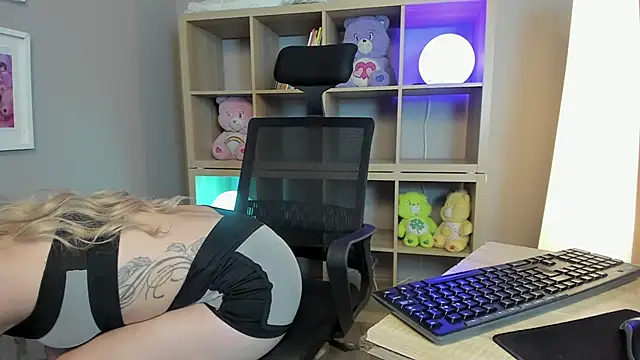 Jana kowalska online show from April 2026 09:38:01 PM