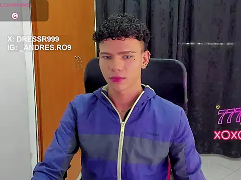 Snapshot of sebascuterouss chatting on April 2026 01:28:01 PM sebascuterouss online show from April 2026 01:28:01 PM