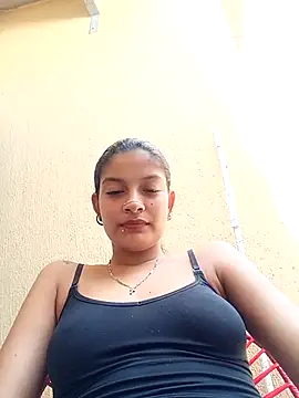 Lyra Siren online show from April 2026 06:43:01 PM