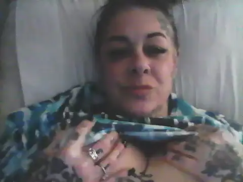 Snapshot of Kitty_bang chatting on April 2026 12:13:01 AM Kitty bang online show from April 2026 12:13:01 AM