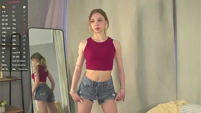 AubreyHoltry online show from May 2026 11:06:02 AM