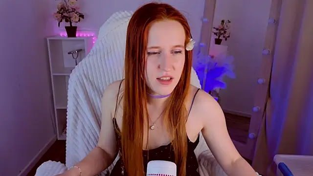 Snapshot of EvaBellea chatting on April 2026 07:58:02 PM EvaBellea online show from April 2026 07:58:02 PM