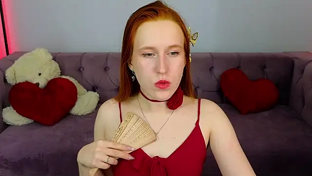 Snapshot of EvaBellea chatting on April 2026 05:30:01 PM EvaBellea online show from April 2026 05:30:01 PM