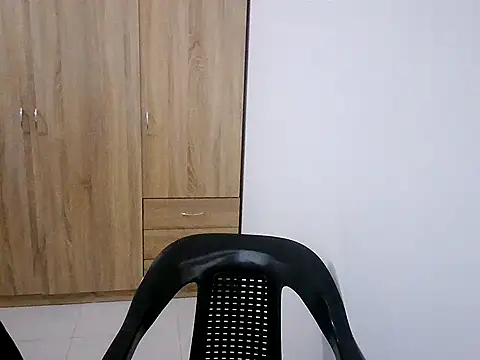 normalboy16 online show from April 2026 10:19:02 PM