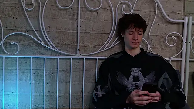 EdwardHogan online show from April 2026 05:10:01 PM