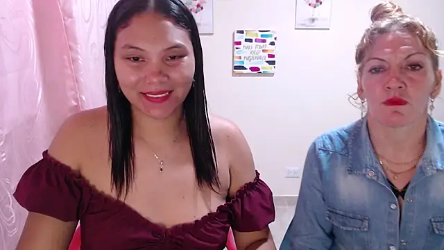 juliachannelhot online show from April 2026 10:19:02 PM