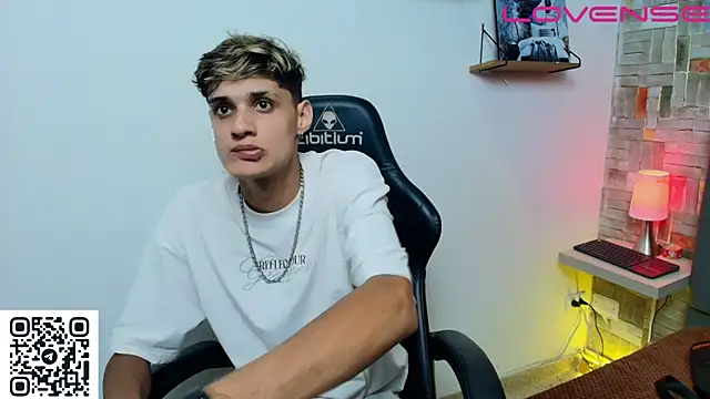 Snapshot of flaquito___ chatting on May 2026 08:38:01 PM flaquito online show from May 2026 08:38:01 PM