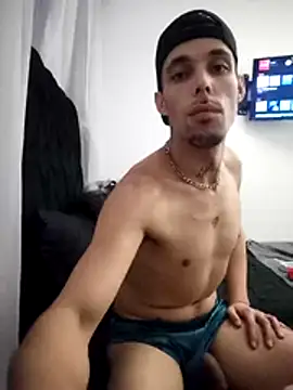 JauriBigClouds online show from April 2026 01:14:02 PM