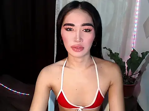 Snapshot of urasiankylie chatting on July 2026 05:30:01 PM urasiankylie online show from July 2026 05:30:01 PM