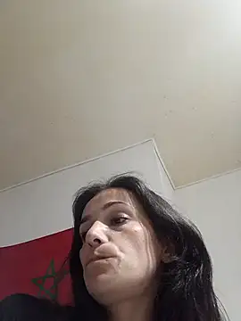 Lolaa92i online show from April 2026 09:15:01 PM