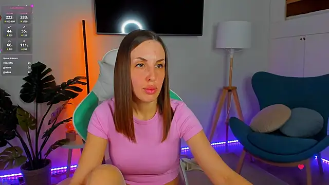 Snapshot of Liil_Peach chatting on April 2026 06:21:01 PM Liil Peach online show from April 2026 06:21:01 PM