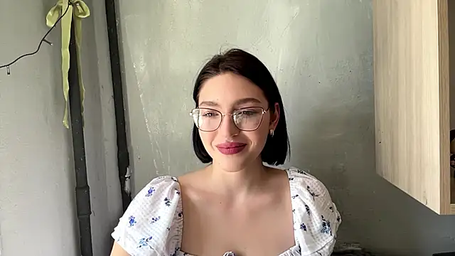 Snapshot of SinfulStarlight chatting on April 2026 08:23:01 AM SinfulStarlight online show from April 2026 08:23:01 AM