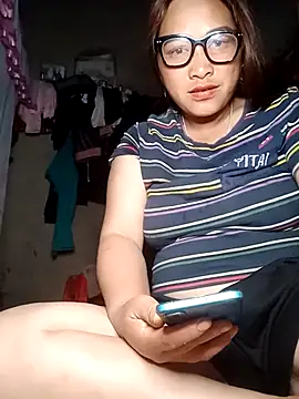 Snapshot of MayLoveAngel chatting on May 2026 01:27:01 PM MayLoveAngel online show from May 2026 01:27:01 PM