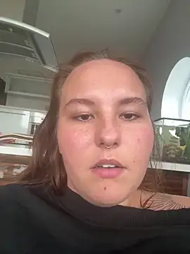 Hollpopss online show from April 2026 01:50:02 PM