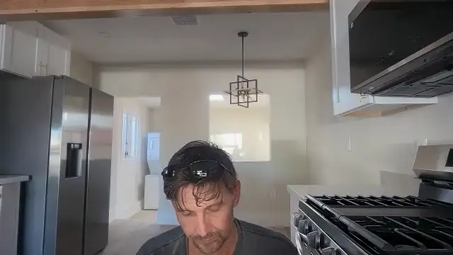 stokeyd44 online show from April 2026 12:33:02 AM