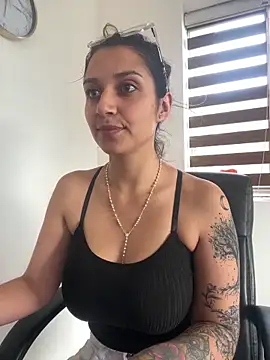 Isabella varella- online show from April 2026 01:16:02 PM
