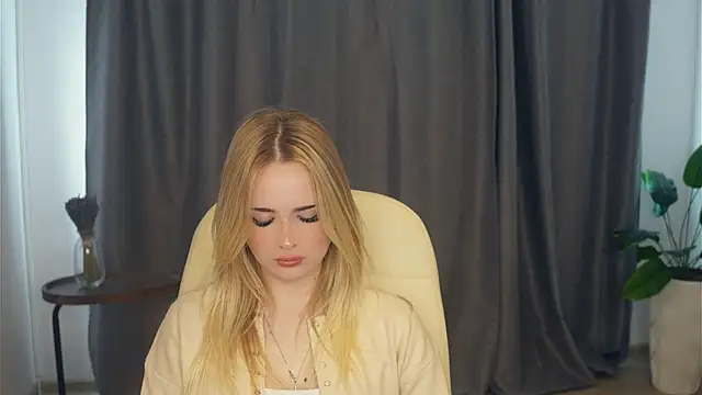 Snapshot of StephenHurban chatting on April 2026 12:25:01 PM StephenHurban online show from April 2026 12:25:01 PM