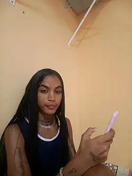 La ReynaZendeya online show from April 2026 11:57:01 PM