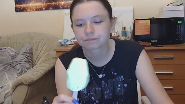 Snapshot of JessicaHolland1 chatting on June 2026 05:50:01 PM JessicaHolland1 online show from June 2026 05:50:01 PM