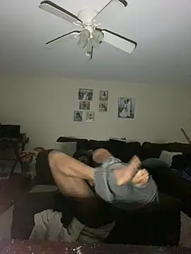 Snapshot of SilkTeviley chatting on April 2026 07:05:01 AM SilkTeviley online show from April 2026 07:05:01 AM