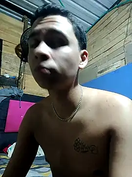 Snapshot of Emyli_Liammm chatting on April 2026 09:07:01 AM Emyli Liammm online show from April 2026 09:07:01 AM