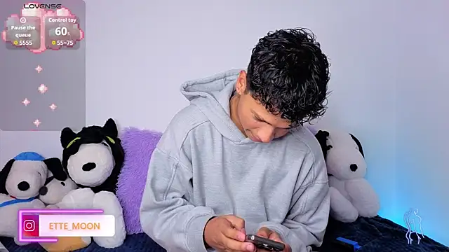 ETTE MOON online show from April 2026 02:48:01 AM