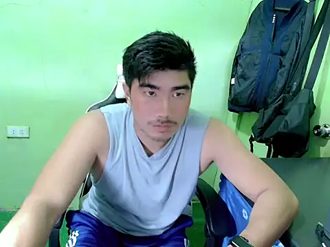 Hunkfireman online show from May 2026 11:01:04 PM