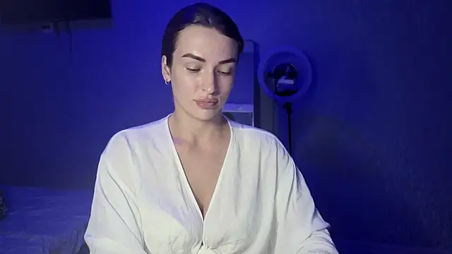 Snapshot of Kira__love1 chatting on June 2026 09:01:02 PM Kira love1 online show from June 2026 09:01:02 PM