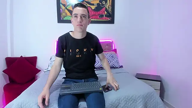 Snapshot of Tatan_Cooper chatting on April 2026 01:37:02 AM Tatan Cooper online show from April 2026 01:37:02 AM