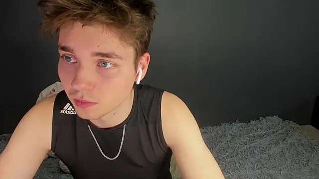 Snapshot of zeriax chatting on April 2026 01:36:01 AM zeriax online show from April 2026 01:36:01 AM