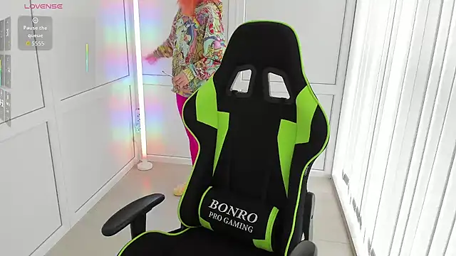 NightLeaf online show from April 2026 01:34:01 PM