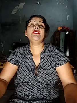 Riyashrma001 online show from April 2026 04:45:02 PM
